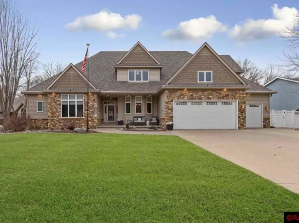 1612 Northridge Ln, North Mankato, MN 56003