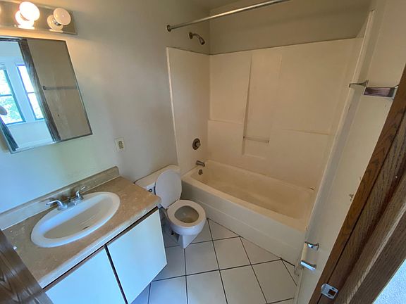 5th image of 1001 N Delaware St #10
