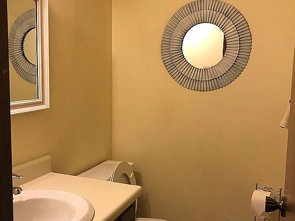main level 1/2 bath