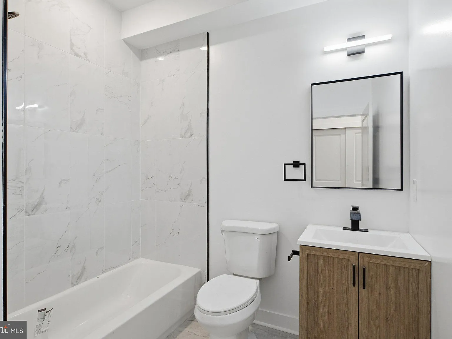 3 bed, 3.0 bath, $1,900 — Photo 4