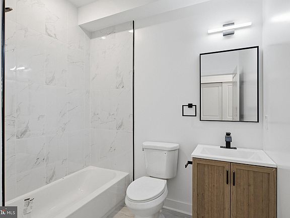 4th image of 1230 W York St #2