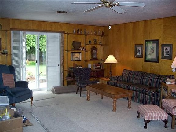 3rd image of 1222 W San Gabriel Ave