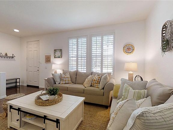 4th image of 24111 Meadowbrook Ln
