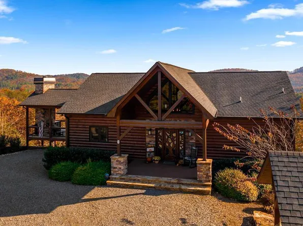 9 Kensington Dr, Mineral Bluff, GA 30559