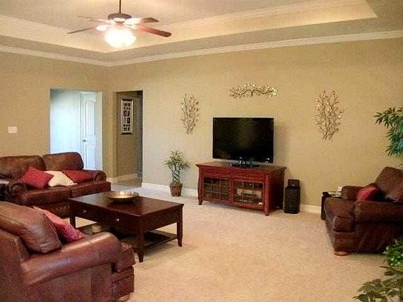 4th image of 208 Winding Brook Dr