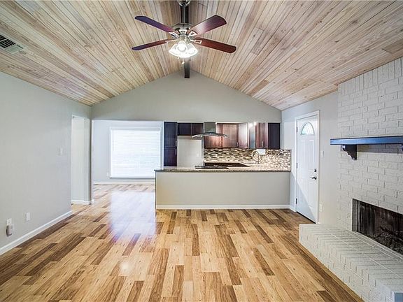 5th image of 1740 Queen St