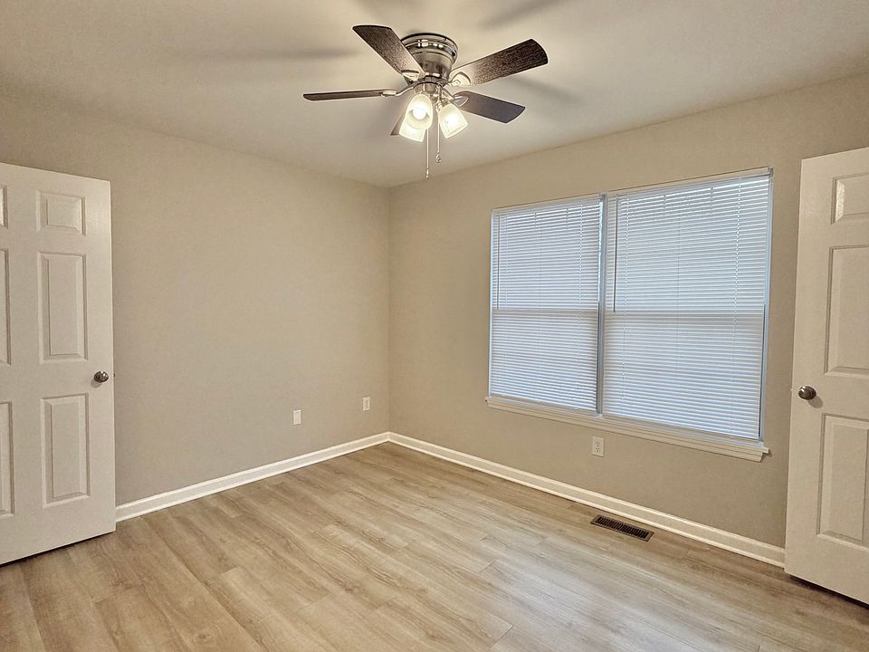 1st image of 305 Lake St APT 19