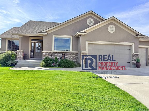 2nd image of 1375 Sawtooth St