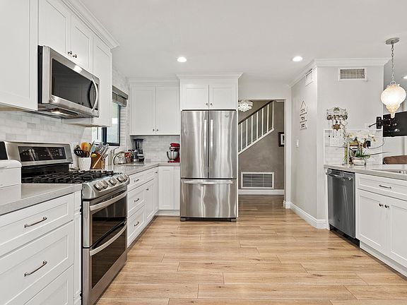3rd image of 6628 Dannyboyar Ave