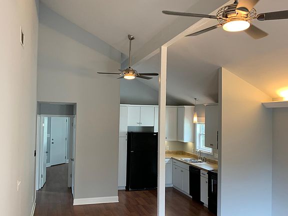 Kitchen & Dining area