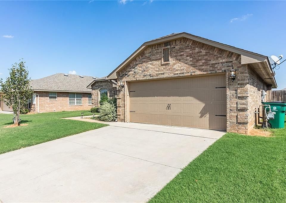 1st image of 15824 Sonador Dr