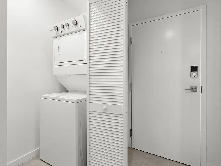 1201 SW 27th Ave #401 — Photo 16