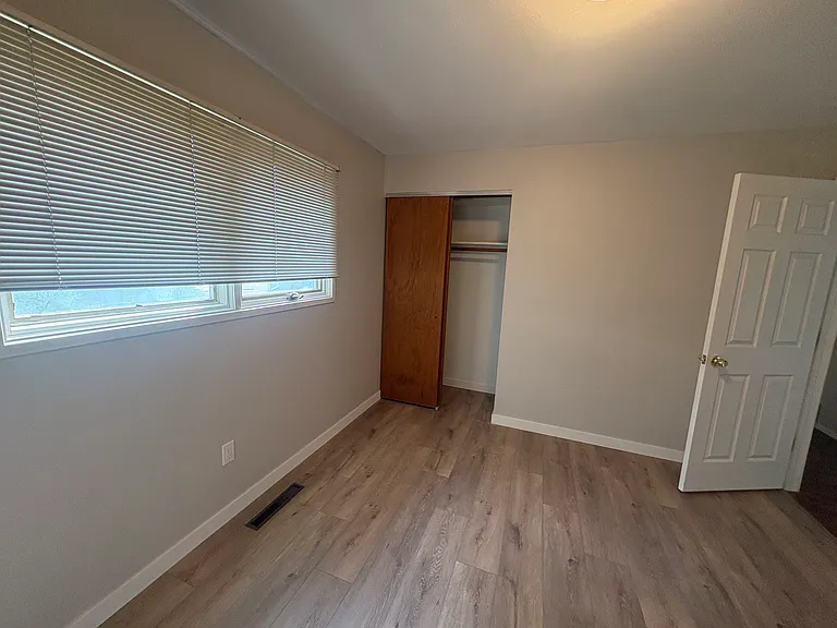 1415 Hollins Ave — Photo 7