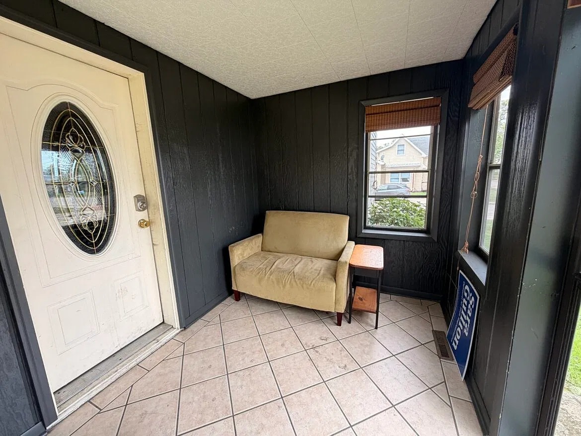 5 bed, 2051 sqft, $1,600 — Photo 4