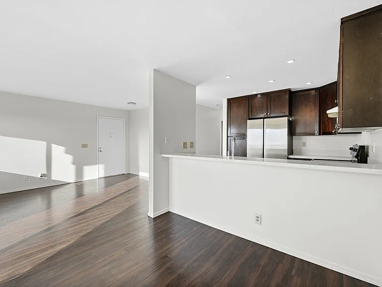 1405 1st Ave — Photo 6