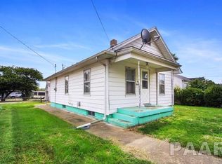 100 Skaggs St, Pekin, IL 61554