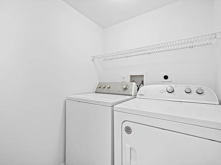 200 Crestwood Ct N #211 — Photo 9