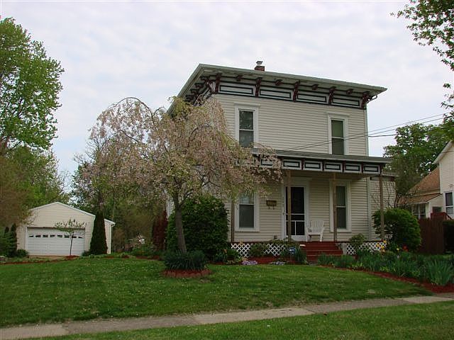 1st image of 293 Eastwood St