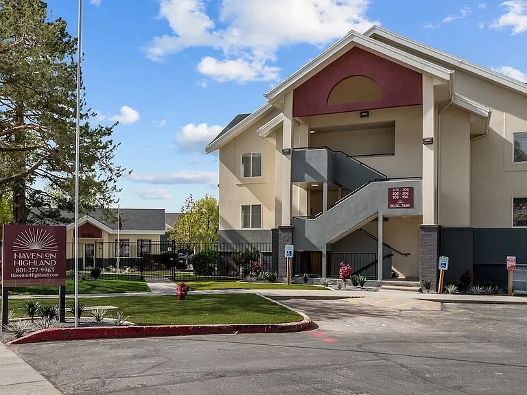 Haven on Highland — Photo 20