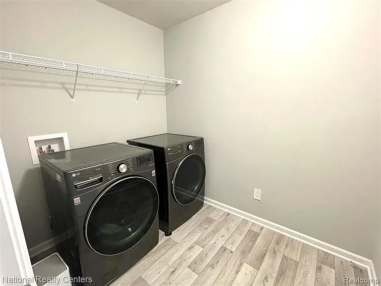 2835 Dillon Dr — Photo 20