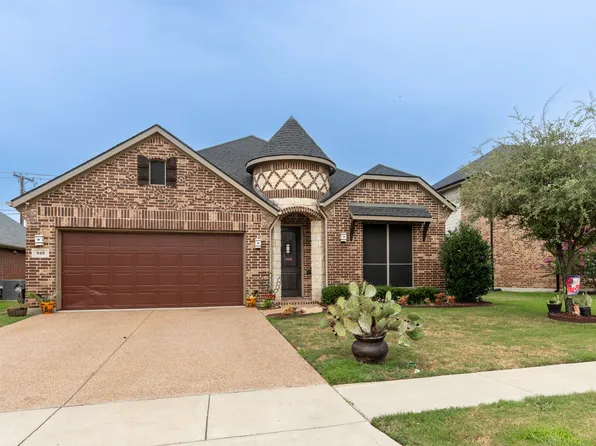 949 Lost Heather Dr, Saginaw, TX 76179