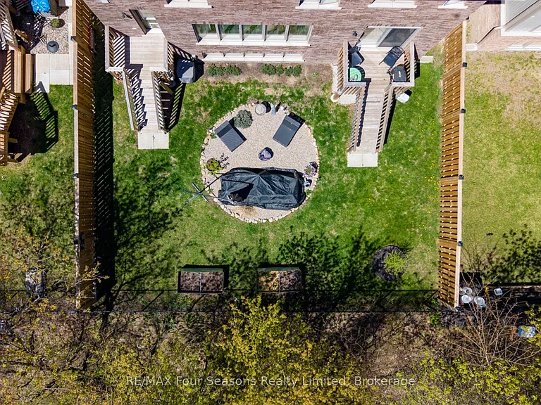 40 Kirby Ave — Photo 30