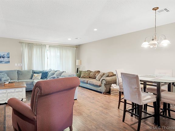 5th image of 17 Valley View Dr Unit C