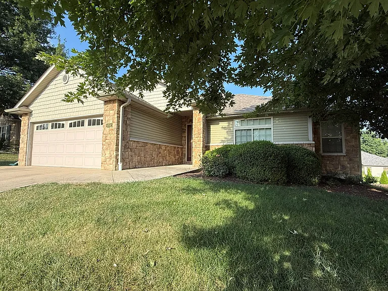 6802 Stanwood Dr — Photo 2