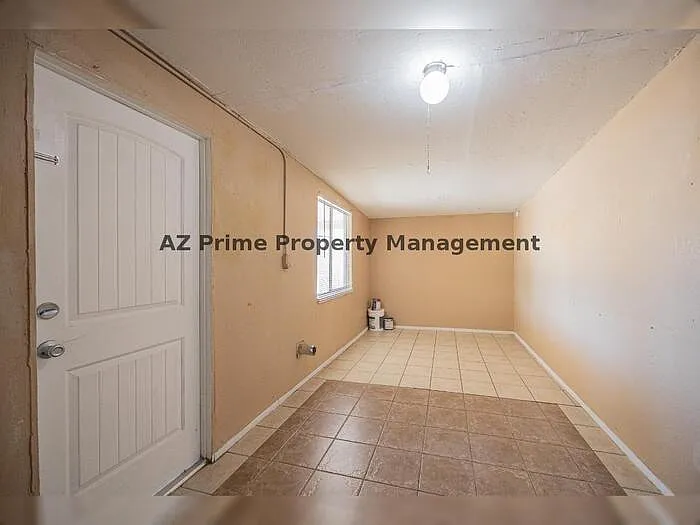 2130 W Cortez St — Photo 20