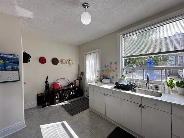 93 1/2 Benton St #B — Photo 9