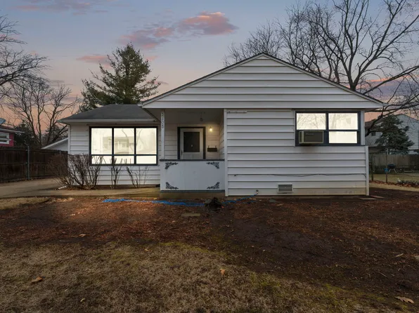 2508 Dove St, Rolling Meadows, IL 60008