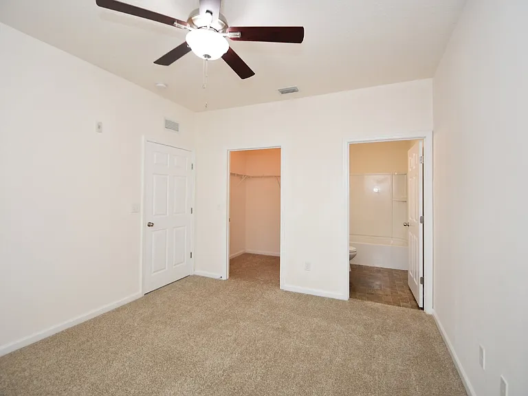 2211 Golden Lake Loop St — Photo 13