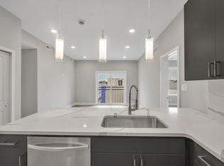 1111 S 24th St #401, Philadelphia, PA 19146