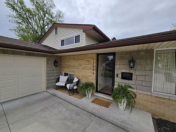 2nd image of 12344 Malburg Dr