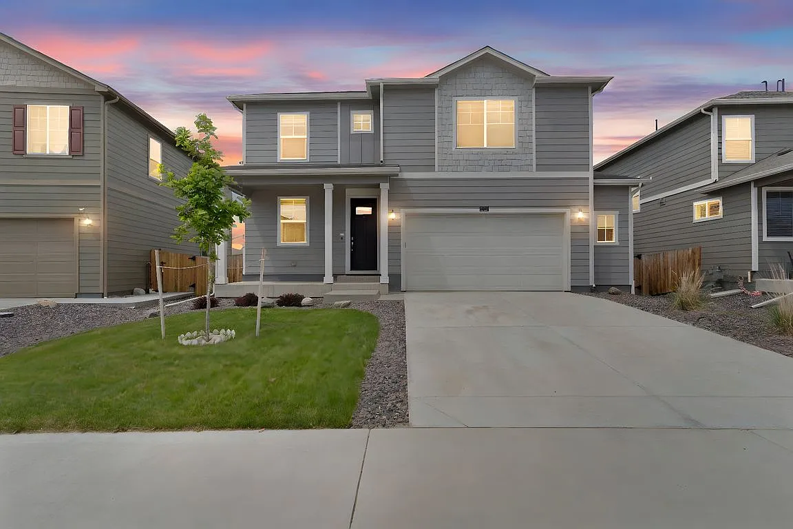 4 bed, 2.5 bath, 2648 sqft, $3,210 — Photo 1