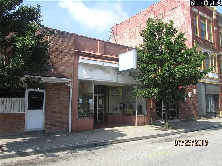 1st image of 112 E 6th St