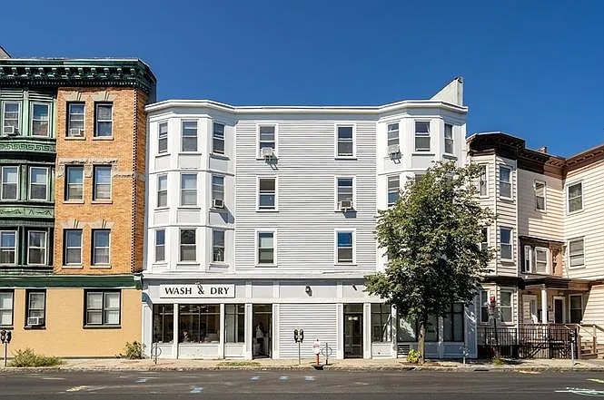 73 River St #4B — Photo 1