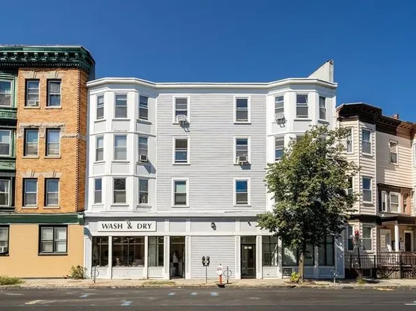73 River St Ste 4B, Cambridge, MA 02139