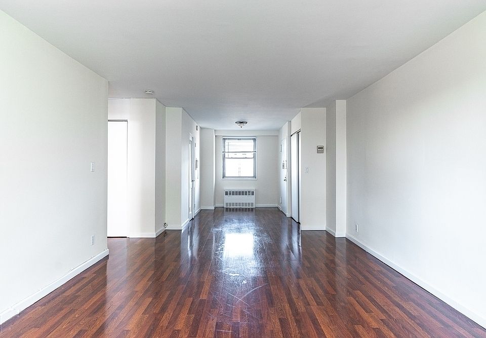 1st image of 104-60 Queens Blvd #19Z