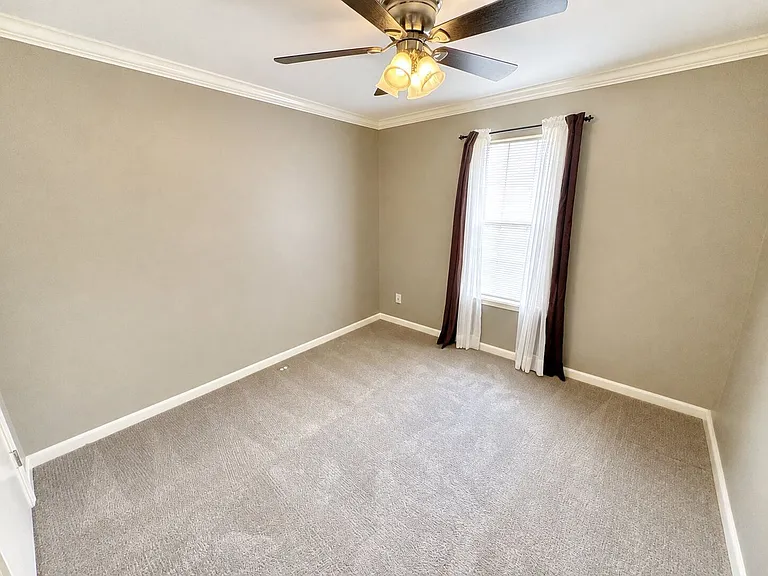 10102 Salinas Dr — Photo 8