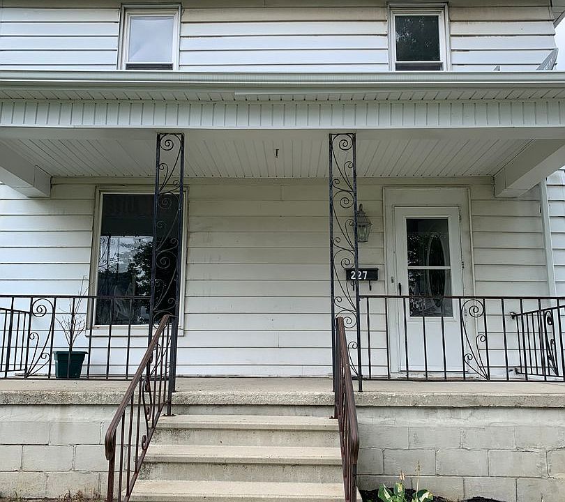 1st image of 227 Franklin St