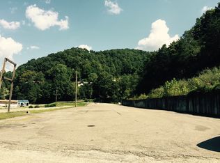 218 Entertainment Dr, Hazard, KY 41701