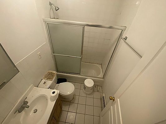 5th image of 688 Willoughby Ave #1B
