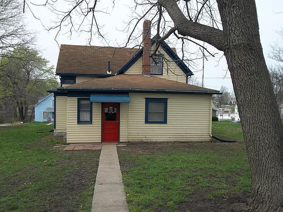 2nd image of 322 S Centre St