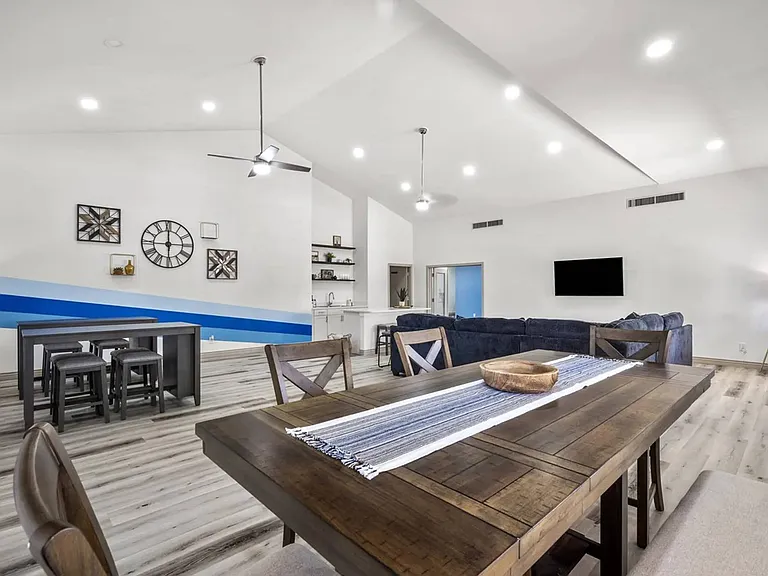 4250 E Busby Dr — Photo 14