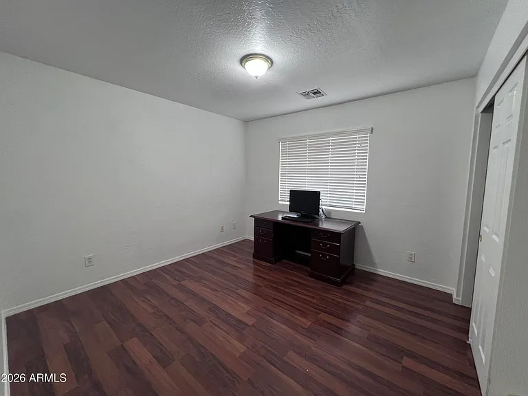 218 E Sunburst Ln — Photo 20