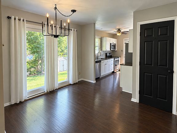 3rd image of 9 Harkfort Rd