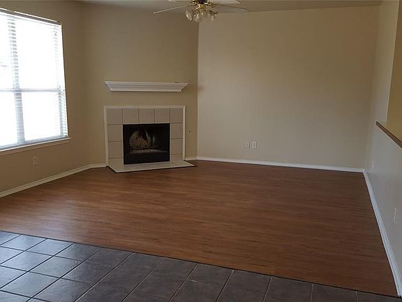 5th image of 11813 Gold Creek Dr E