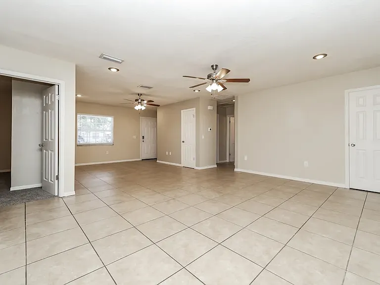 629 Huntington St — Photo 1