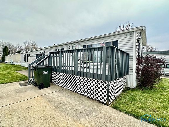 3rd image of 8225 Oakwood Dr